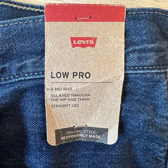 Levi's NWT Women's Low Pro Midrise Straight Relaxed Jeans Size 8 Size 30 - Picture 3 of 11